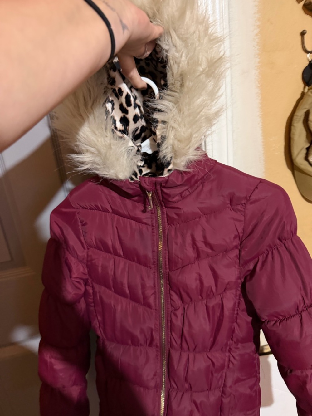 Juicy Couture Girls Burgundy Puffer‎ Jacket with Faux Fur Trim - Picture 7 of 12